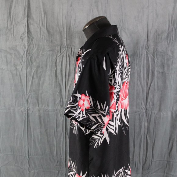 Vintage Hawaiian Shirt - Floral Pattern on Black by Hilo Hattie - Men's XL - Picture 6 of 10